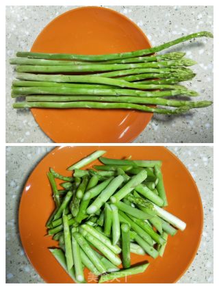 鸡肉炒芦笋的做法步骤：2