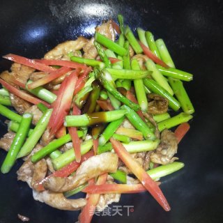 鸡肉炒芦笋的做法步骤：9
