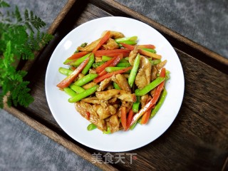 鸡肉炒芦笋的做法步骤：11