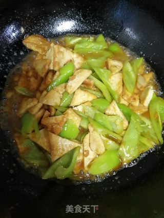 尖椒烧油豆腐的做法步骤：6