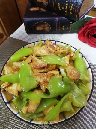 尖椒烧油豆腐的做法步骤：8