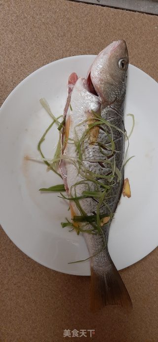 彩豆酱烧黄鱼的做法步骤：4