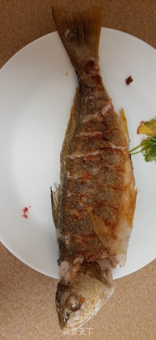 彩豆酱烧黄鱼的做法步骤：7