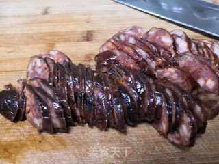 香肠炒土豆的做法步骤：2