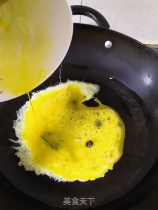 西红柿炒鸡蛋的做法步骤：2