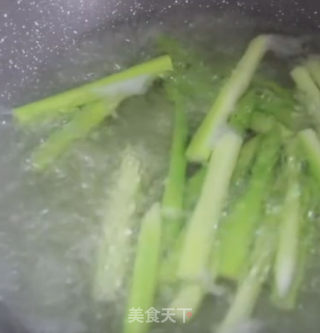 芦笋芝士培根卷的做法步骤：1