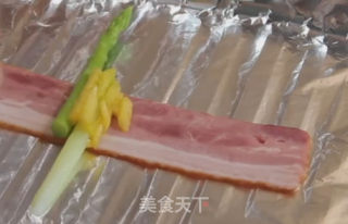 芦笋芝士培根卷的做法步骤：4