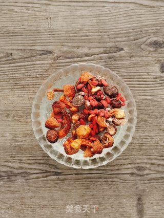 菌菇鸡汤的做法步骤：1