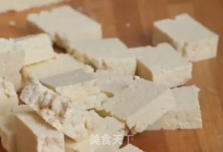 葱香豆腐的做法步骤：1