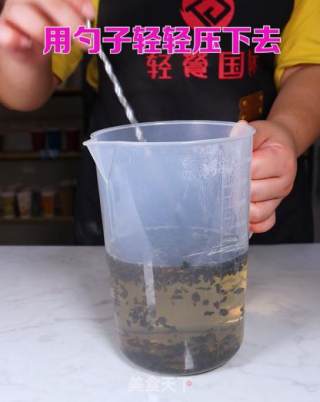 茶饮备料6：四季春茶底的做法步骤：3