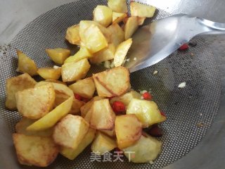 孜然味炸香肠土豆的做法步骤：8