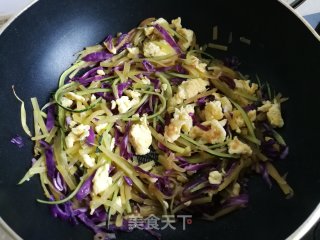 紫甘蓝南瓜炒蛋的做法步骤：5