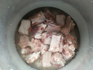 山药南瓜炖排骨的做法步骤：2