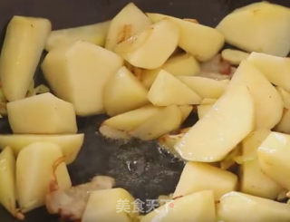 土豆烧冬瓜的做法步骤：3