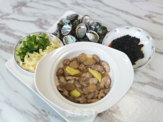 火麻油豉汁蒸鲍鱼的做法步骤：2