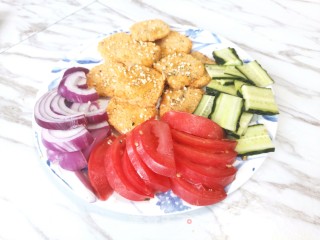 火麻油香酥墨鱼虾仁饼的做法步骤：3