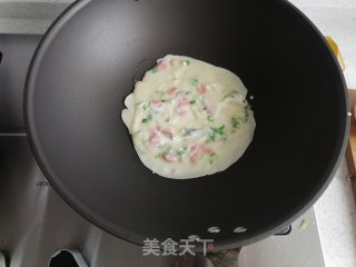 火腿肠鸡蛋薄饼的做法步骤：4