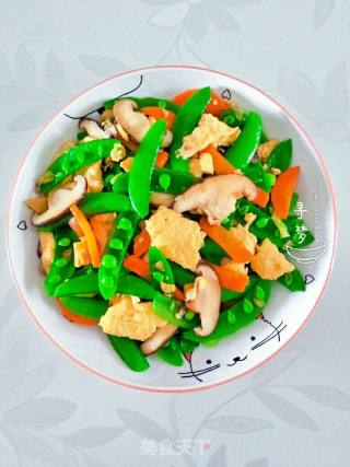 香菇甜豆炒鸡蛋的做法步骤：8