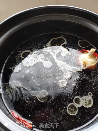 卤鸡脚和鸡蛋的做法步骤：5