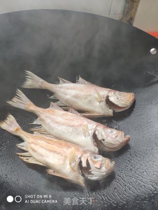 红目良鱼汤的做法步骤：3