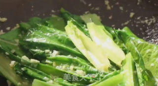 蒜香油麦菜的做法步骤：4