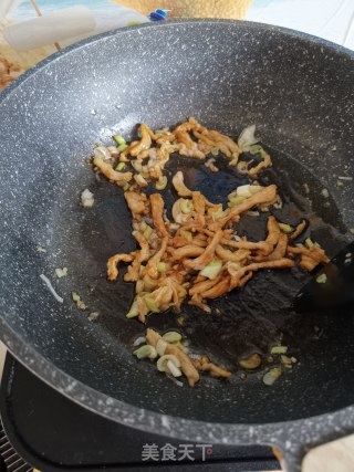 芹菜炒香干的做法步骤：6