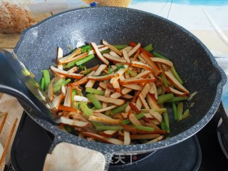 芹菜炒香干的做法步骤：8