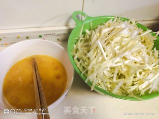 韭黄炒蛋的做法步骤：1