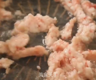 肉酱面的做法步骤：2