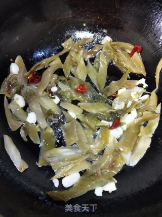 酸菜青椒炒肉的做法步骤：7