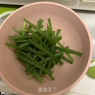 清蒸鲈鱼的做法步骤：2
