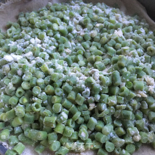粉蒸豇豆的做法步骤：6