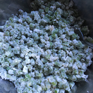 粉蒸豇豆的做法步骤：7