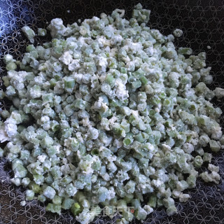 粉蒸豇豆的做法步骤：8