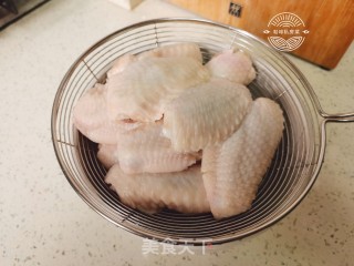 金沙鸡翅的做法步骤：4