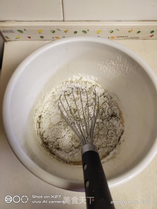 抹茶慕斯蛋糕的做法步骤：2