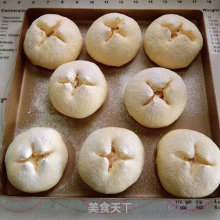 (超好吃的咸口面包）爆浆培根芝士面包的做法步骤：13