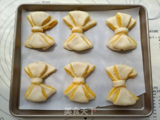 蝴蝶结面包的做法步骤：14