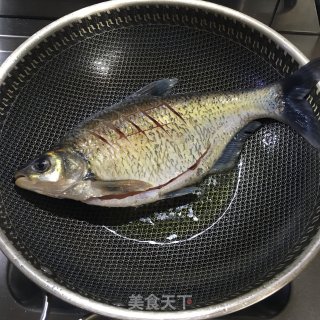 糖醋鱼的做法步骤：1