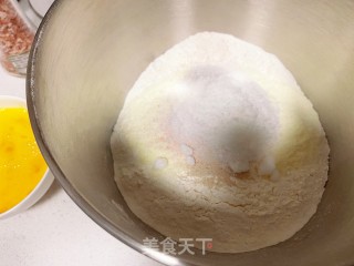 奶香椰蓉面包的做法步骤：2