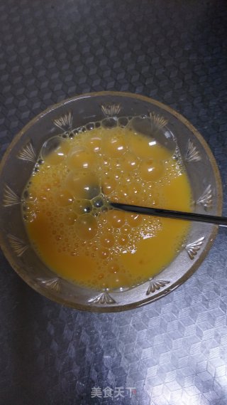 黄瓜炒鸡蛋的做法步骤：2