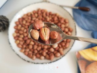 不用油的炸花生米的做法步骤：7