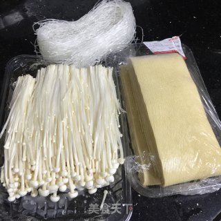 金针菇拌豆皮粉丝的做法步骤：1