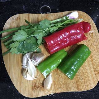 金针菇拌豆皮粉丝的做法步骤：2