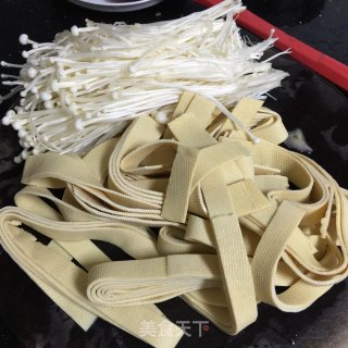 金针菇拌豆皮粉丝的做法步骤：3