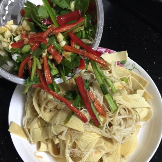 金针菇拌豆皮粉丝的做法步骤：9