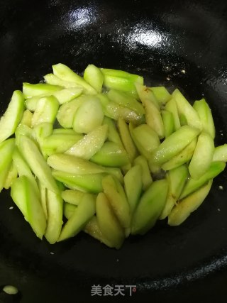 丝瓜炒鸡蛋的做法步骤：5