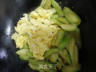丝瓜炒鸡蛋的做法步骤：6