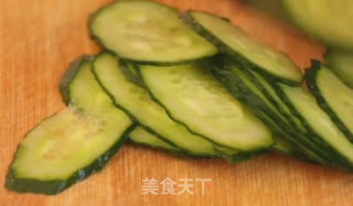 黄瓜蛋花汤的做法步骤：1