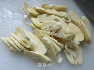 蘑菇香干炒鞭笋的做法步骤：3